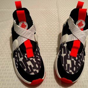 Nike Nuarache City “Just Do It” Black/Bright Crimson/White Boys Size 7Y